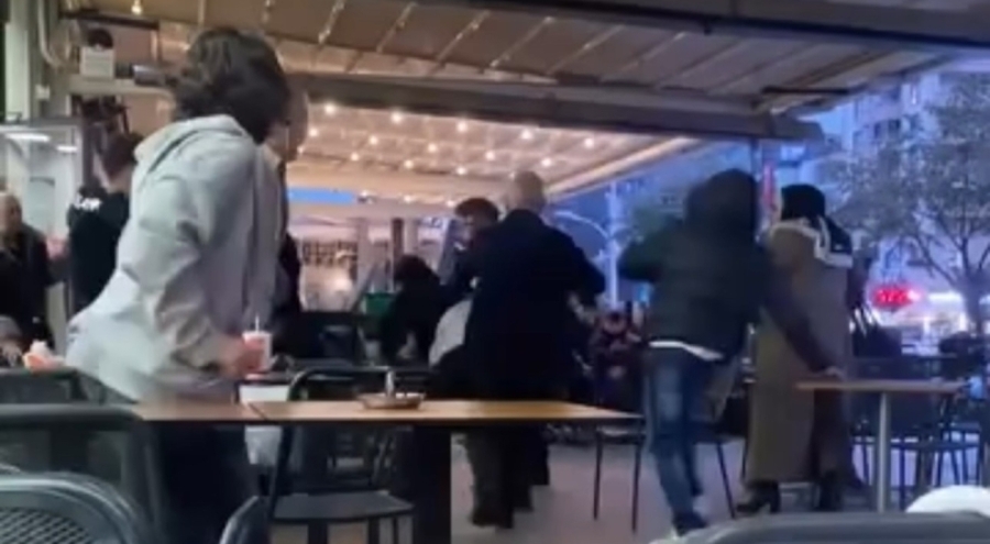 Bursa'da gençler arasında yumruklu kavga! O anlar kameraya yansıdı