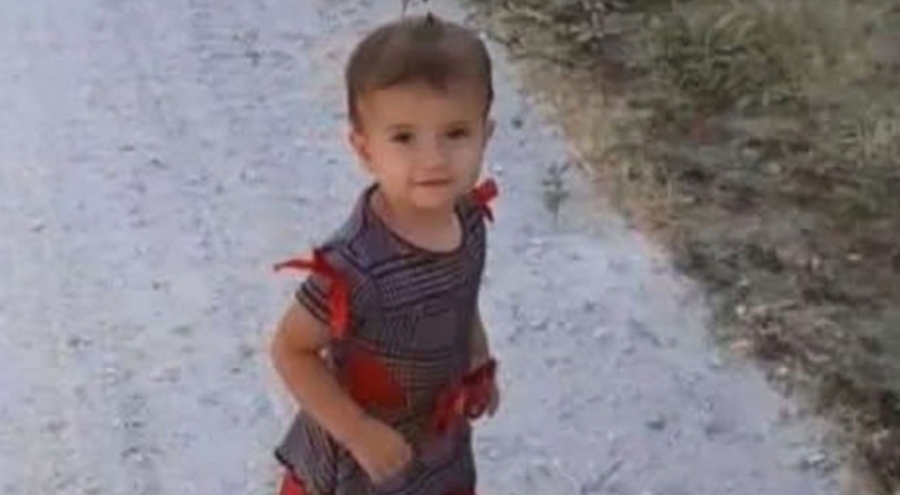 2 yaşındaki kız çocuğu, babasının kullandığı traktörün altında kalarak öldü