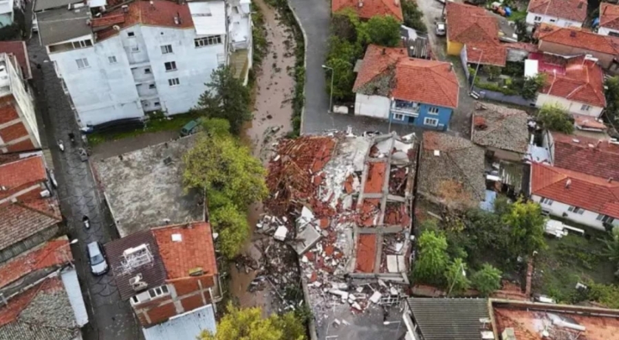 'Deprem fırtınası': Balıkesir Sındırgı'da neden sık sık deprem oluyor?