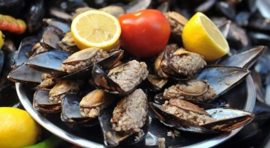 Midye ve kumpirde bakteri riski: Belirtiler 15 dakikada ortaya çıkabilir!