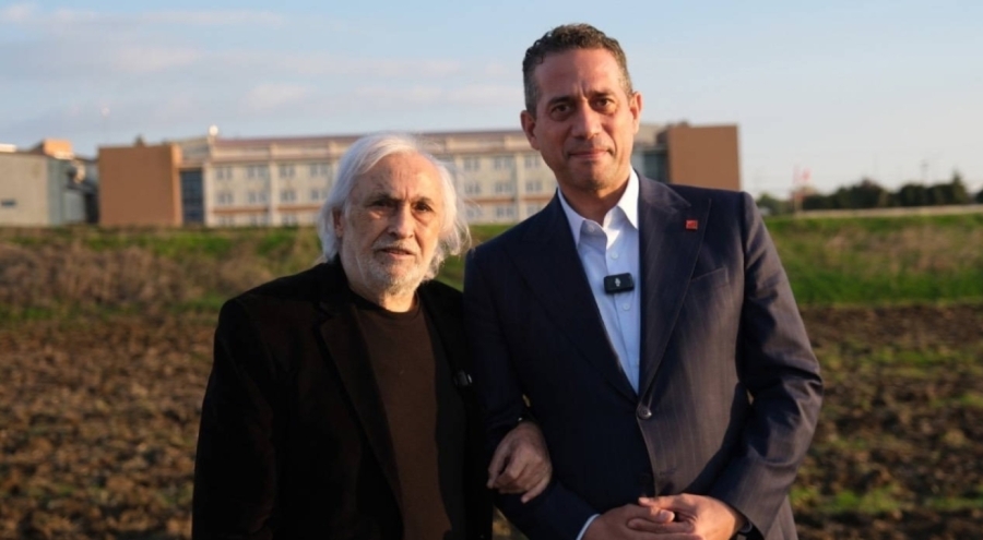 Usta sanatçı Müjdat Gezen Silivri'deki tutuklu belediye başkanlarını ziyaret etti