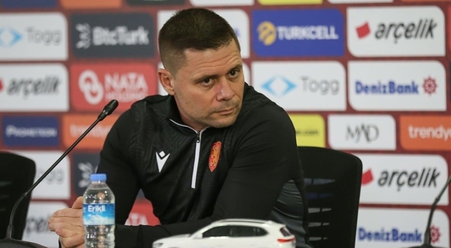 Bulgaristan Milli Futbol Takımı'nın teknik direktörü Dimitrov: Bu travmayı aşmış olmamız gerekiyor