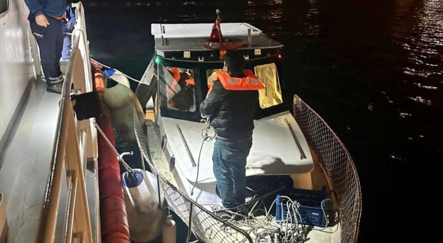 Boğazda arızalanan tekne kurtarıldı