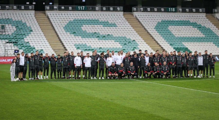 Millilerden Bursa'da maç öncesi stat turu