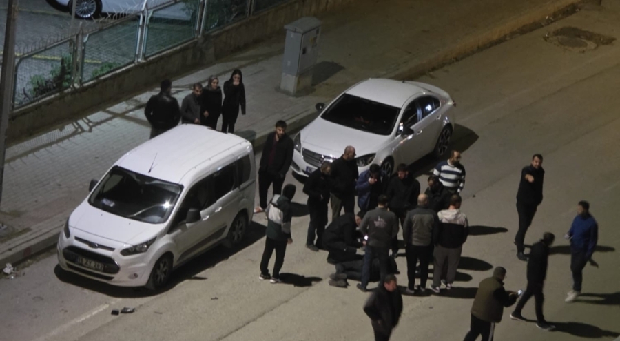 Bursa'da 3 araca çarpan motosiklet sürücüsü yaralandı