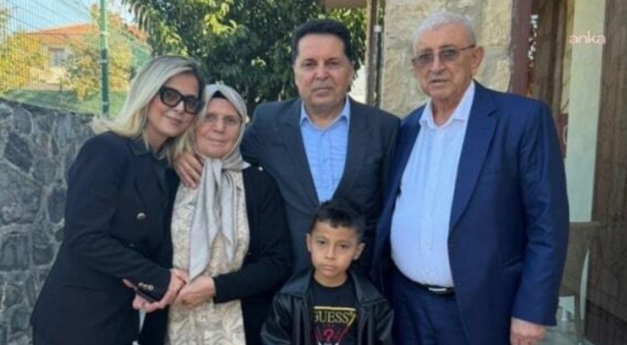 Ahmet Özer, İmamoğlu'nun anne babasına ziyaret etti