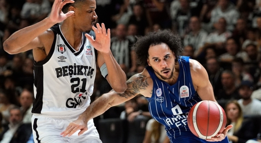 Larkin'den Anadolu Efes'e kötü haber