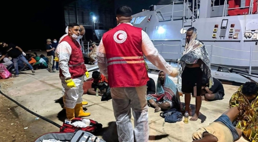 Libya açıklarında iki tekne alabora oldu