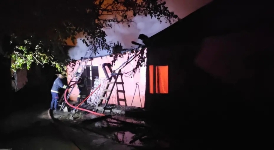 Yangında can pazarı! Aile alevlerin ortasında kaldı