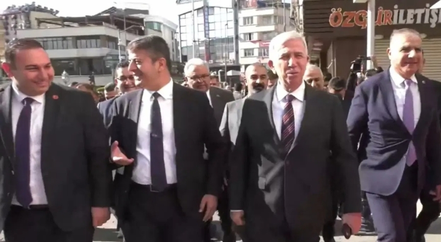 Mansur Yavaş, CHP'nin Kilis mitingi öncesi Gaziantep'te esnafı ziyaret etti