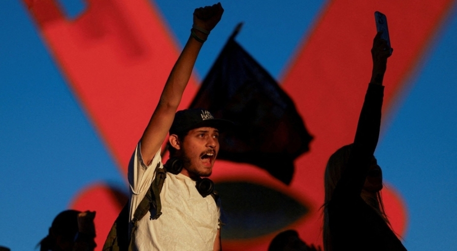 Meksika'da halk ile polis çatıştı! Çok sayıda yaralı var