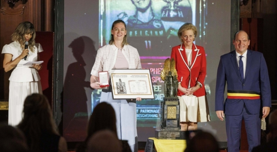 Fenerbahçeli Emma Meesseman'a, Belçika'da büyük onur