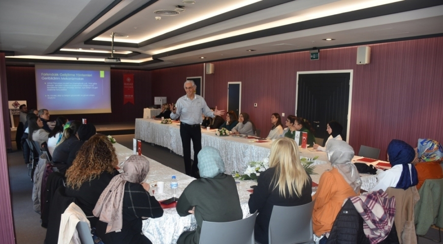 Prof. Dr. Haydar Sur Bursa'da doğru iletişimin yollarını paylaştı