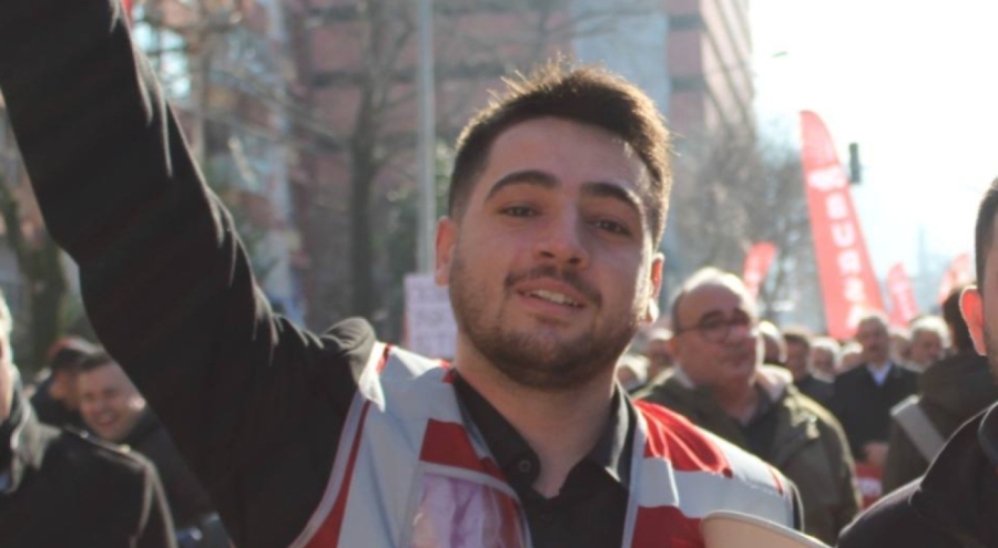 CHP Bursa'da görevden alınan gençlik kolları başkanından tepki: Bu haksızlığın karşısında duracağız