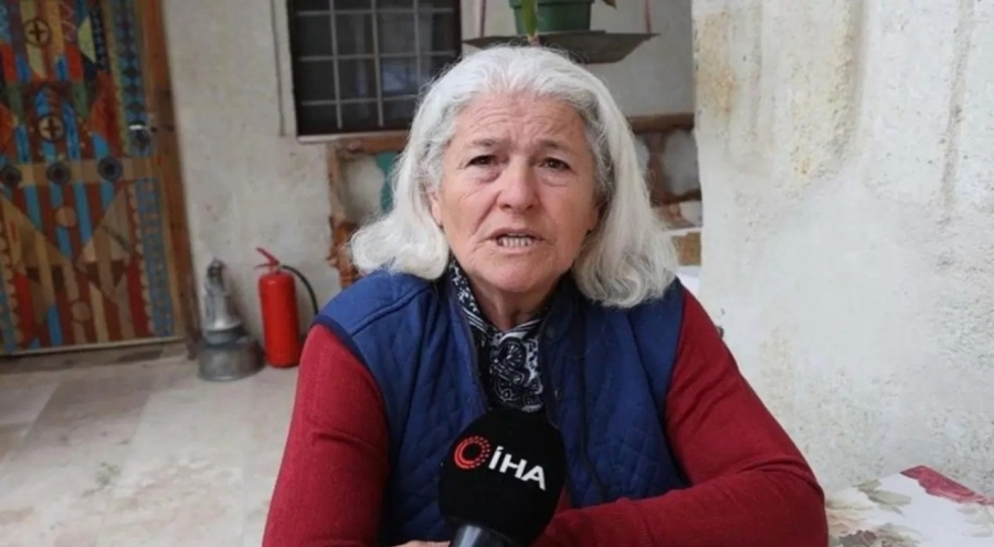 55 yıldır tersten okuyor, tersten konuşuyor