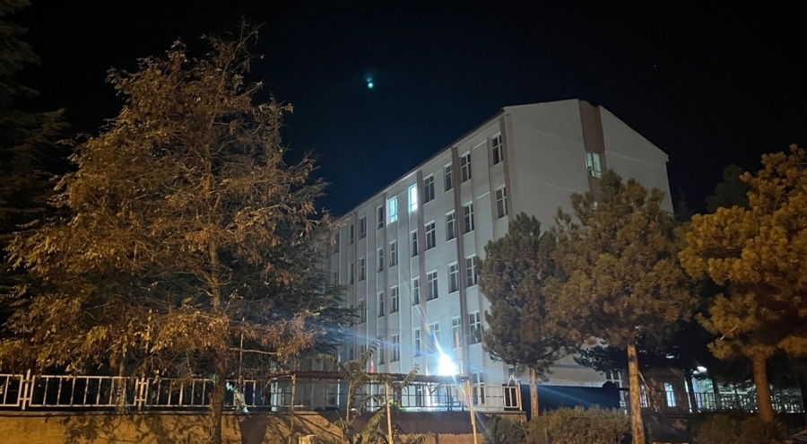 Niğde'de pasta yiyen altı öğrenci fenalaşarak hastanelik oldu