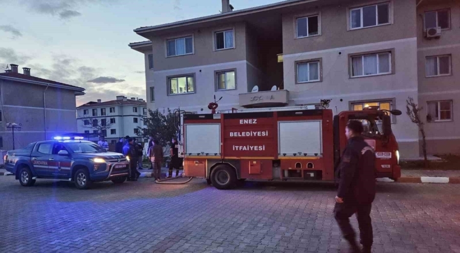 Edirne'de apartmanda bir kadını öldürdükten sonra intihar etti