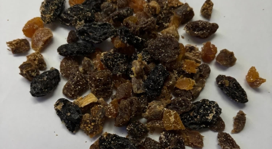 Bursa'da marketten alınan kurutulmuş meyve paketinden kurt çıktı!