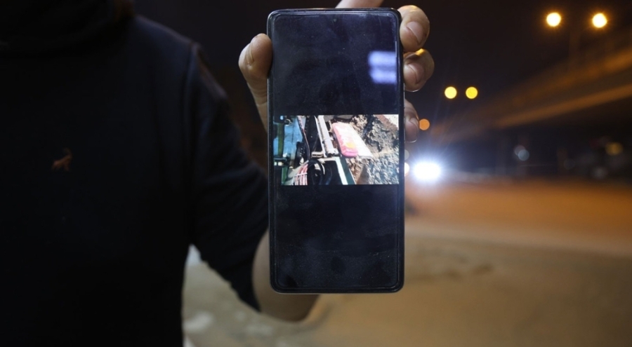 Yola beton döken mikser sürücüsünün cesareti hayrete düşürdü