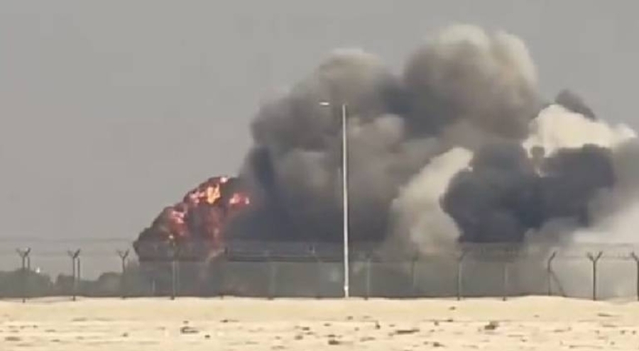 Hindistan'a ait savaş uçağı Dubai Airshow gösterisi sırasında düştü