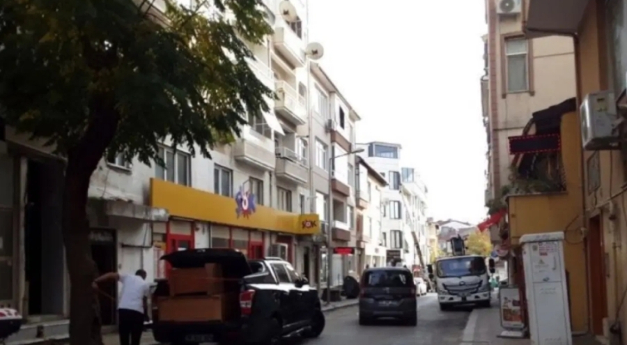 Kocaeli'de kolonlarında çatlak oluşan 5 katlı bina tahliye edildi