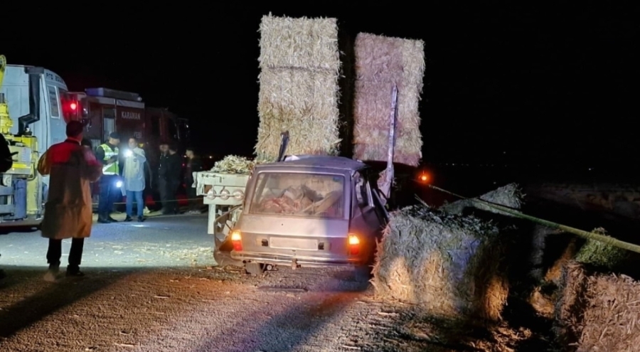 Karaman'da otomobil tıra ok gibi saplandı