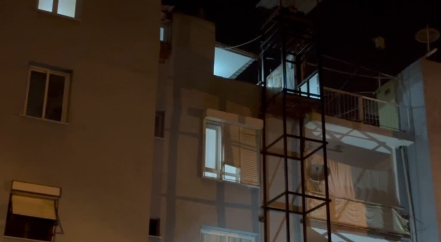 İzmir'de engelli kardeşi için yaptırdığı asansörden düşen kadın öldü