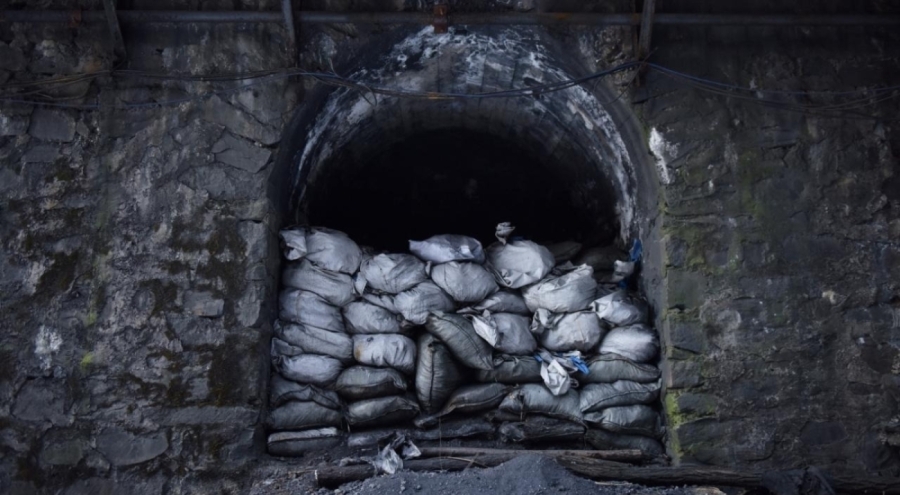 İspanya'da kömür madeninde meydana gelen göçükte 3 işçi toprak altında kaldı