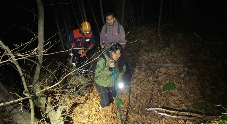 Bursa'da yürüyüş yaparken mahsur kalan 2 kişi kurtarıldı