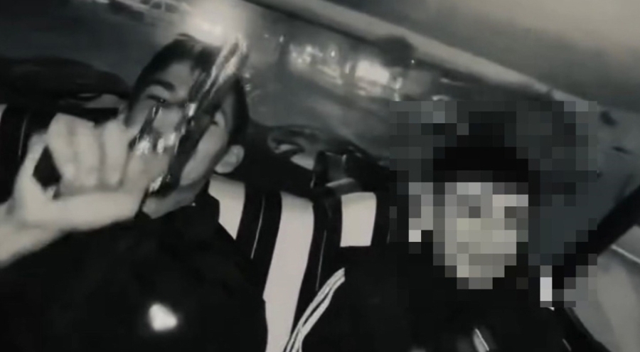 Gençlerin sosyal medyada yaptığı silahlı paylaşım tepki çekti