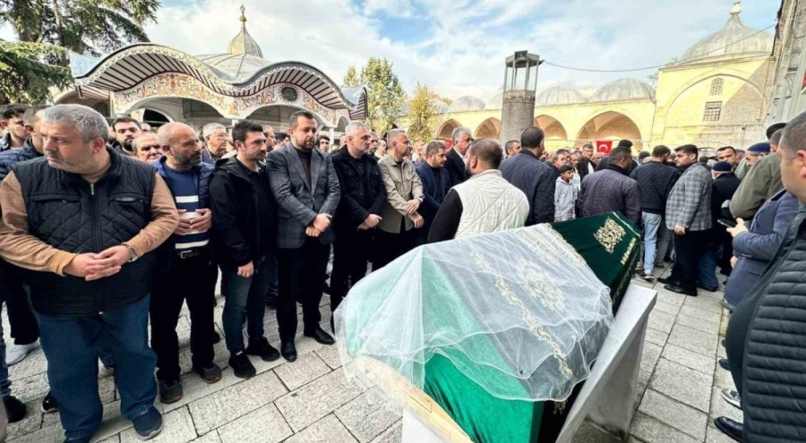 Maganda kurşunuyla can veren 19 yaşındaki kız son yolculuğuna uğurlandı