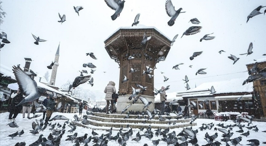 Saraybosna, kar yağışıyla beyaza büründü