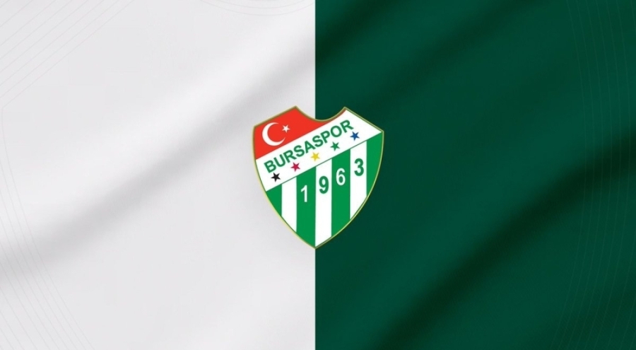 Bursaspor 3 genç futbolcuyla profesyonel sözleşme imzaladı