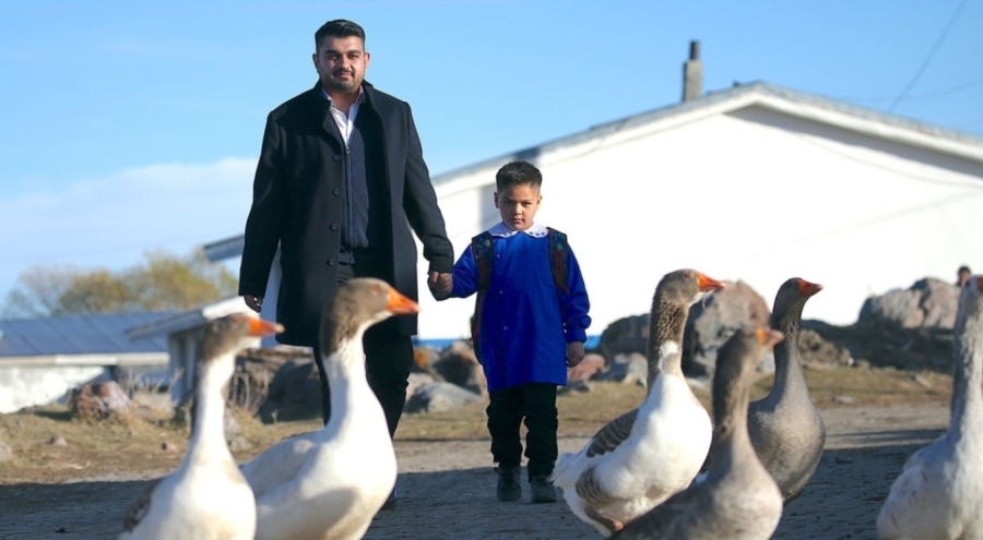 İlk atandığı köyde tek öğrencisini geleceğe hazırlıyor