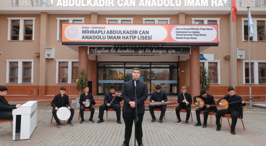 Bursa'da lise öğrencileri, öğretmenlere ithafen beste yaptı
