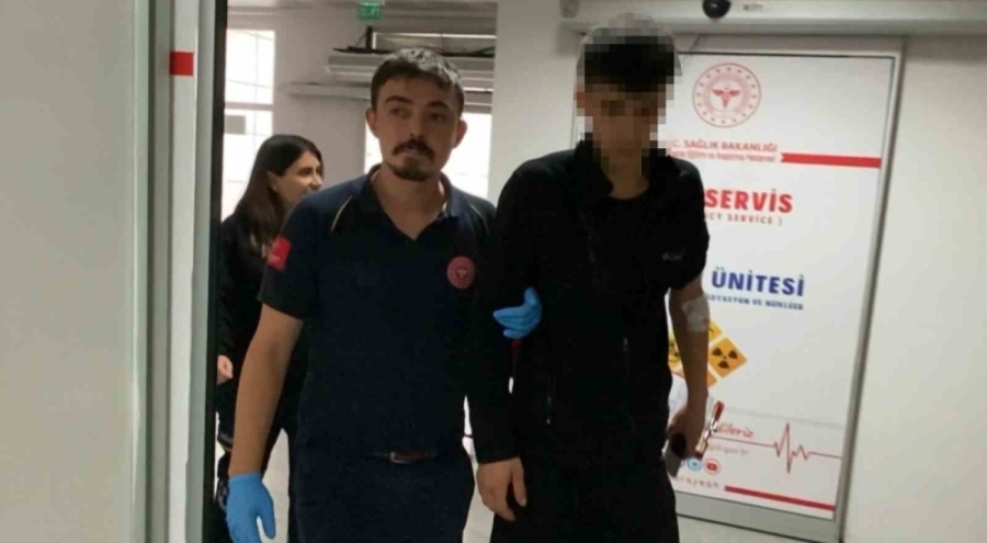 'Yan baktın' diyen 4 çocuğun saldırdığı kişi bıçaklandı