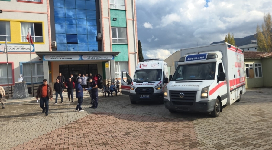 Bursa'da şinitzel ve makarna yiyen öğrenciler hastaneye kaldırıldı!