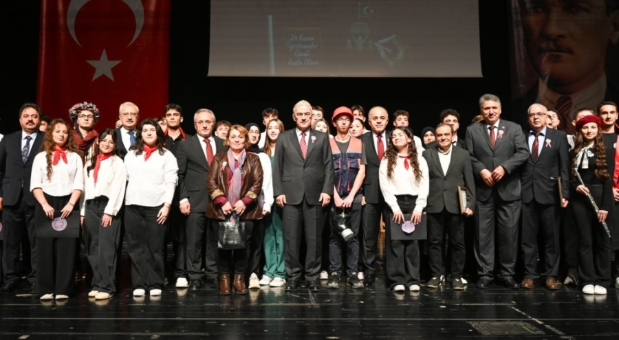 Bursa'da 24 kasım Öğretmenler Günü resmi tören ve programlarla kutlandı