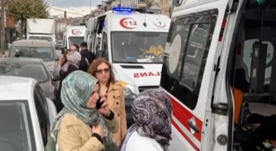 Parkta oynayan 4 çocuk akıma kapıldı!