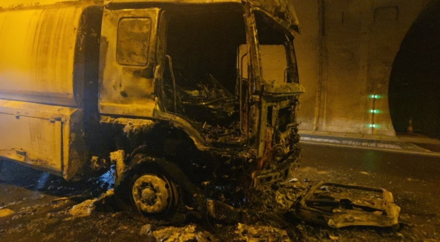 Bursa'da su tankeri alevlere teslim oldu!