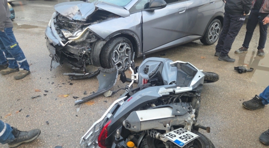 Bursa'daki kazada 2 kişi yaralandı