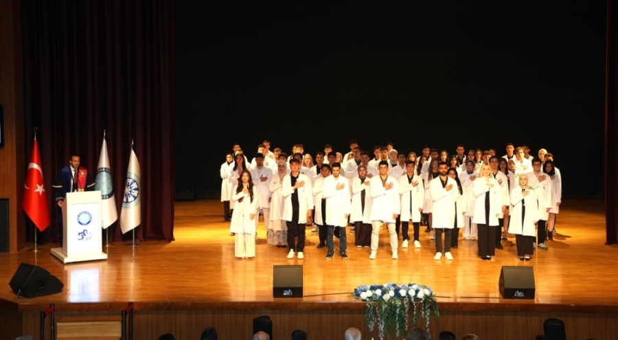 BUÜ'de diş hekimliği fakültesinde beyaz önlük heyecanı