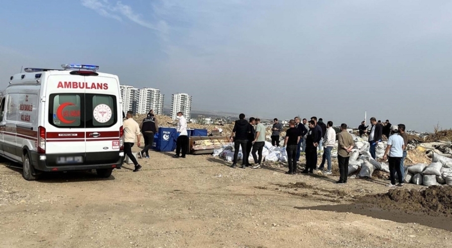 Hafriyat döküm alanında halıya sarılmış halde bulundu