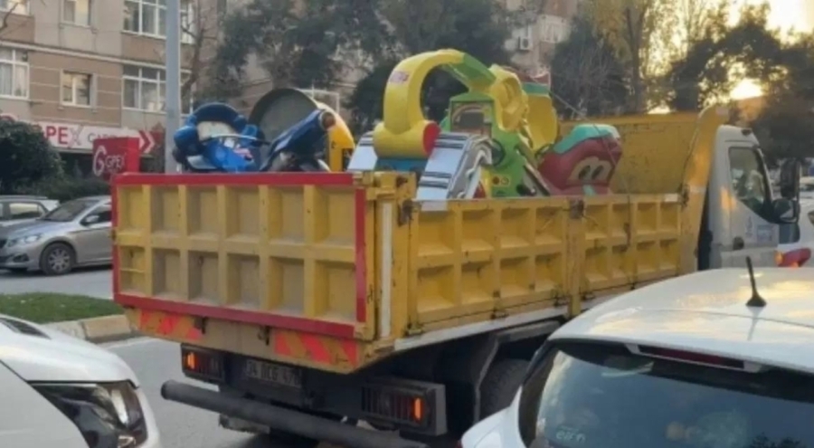 5 çocuğu elektrik çarpmıştı: Belediye delil olan oyun aletlerini toplattı!