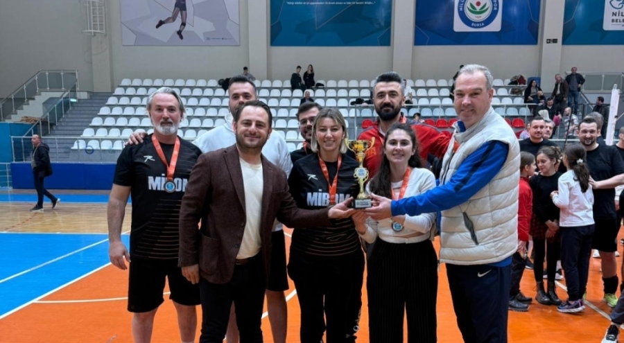 Nilüfer Belediyesi'nde voleybol turnuvası yapıldı