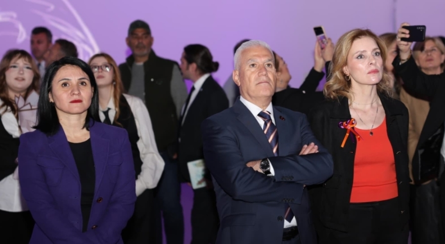 Bursa'da öğrencilerden şiddetsiz bir dünyaya dijital çağrı