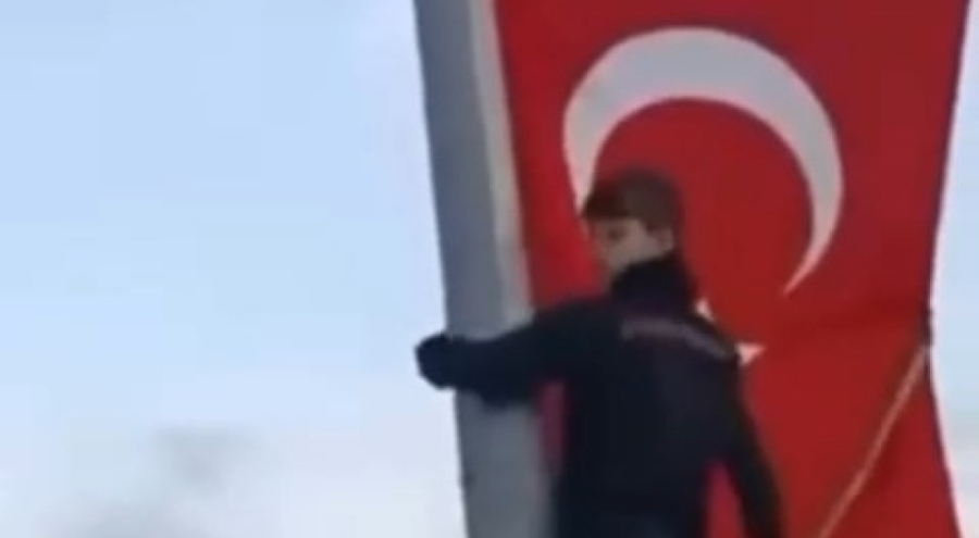 Bursa'da çocukların bayrak hassasiyeti duygulandırdı!