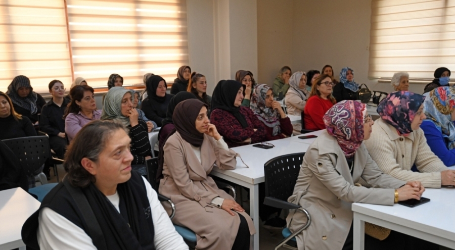 Osmangazi Belediyesi, 'Kadın ve Toplum' söyleşisi düzenledi