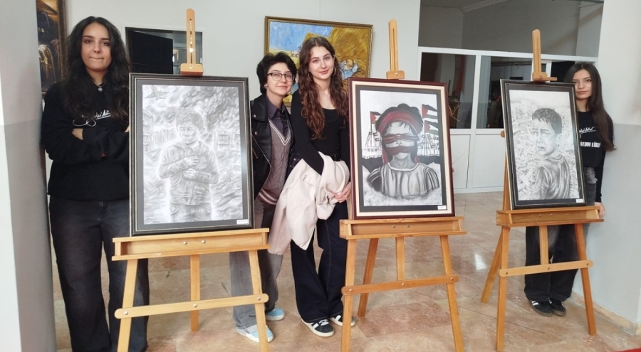 Genç ressamlar Gazzeli çocukların acısını resmetti