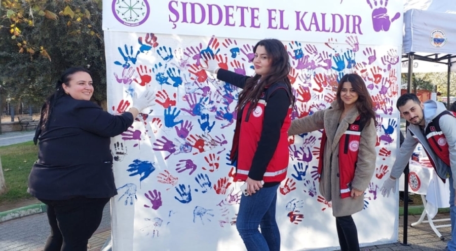 Gemlik Kent Konseyi Kadın Meclisi, 25 Kasım farkındalık etkinliği gerçekleştirdi